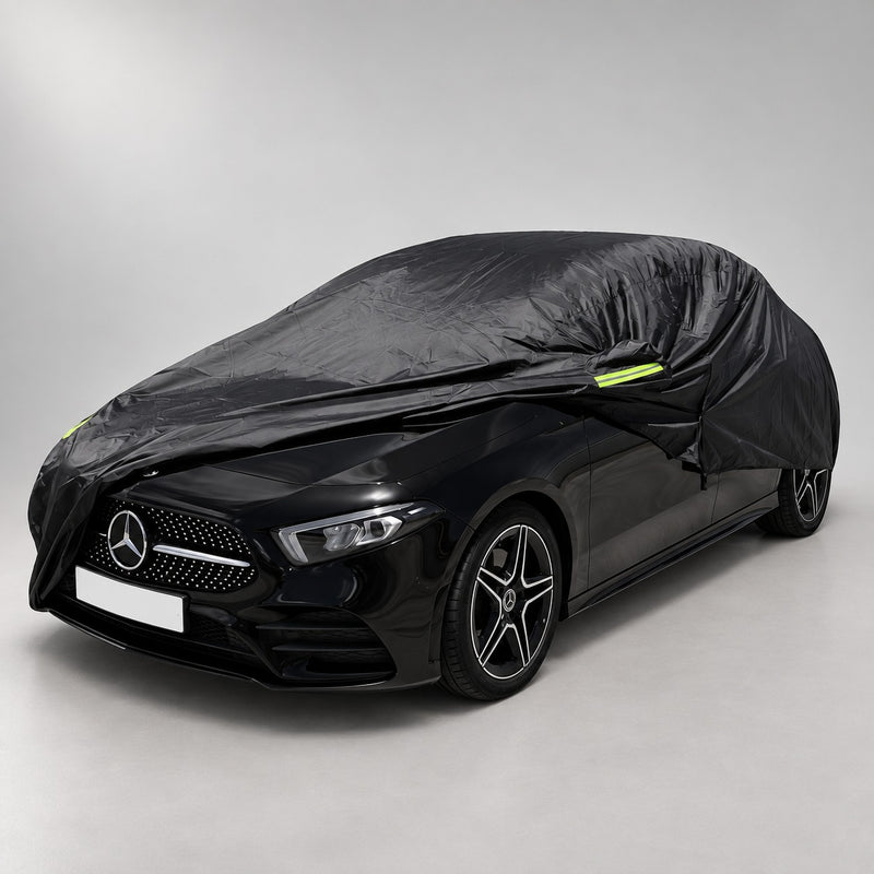 Bâche universelle noire RUNCOVER sur automobile, présentation en studio